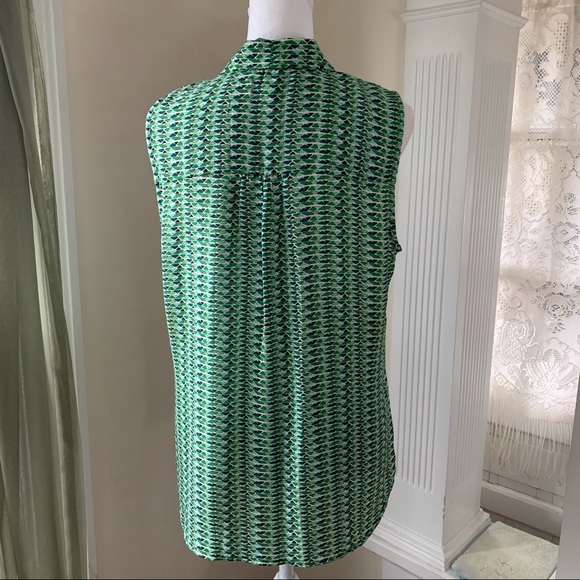 Roz & Ali vibrant green geometric pattern sleeveless blouse with neck bow tie - Picture 8 of 12